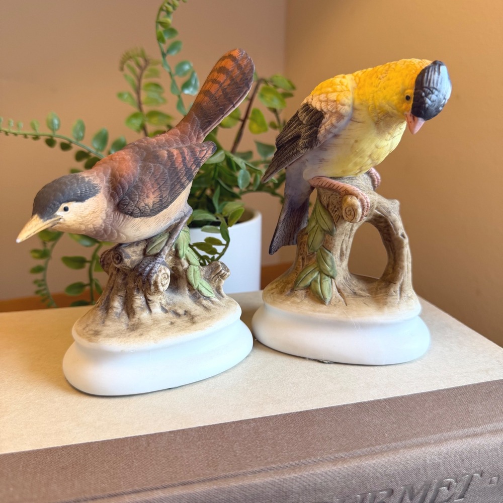 Vintage Lefton Bisque Porcelain Bird Figurines Set Goldfinch and Wren Statues 2